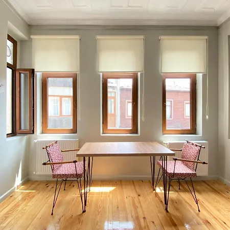 Flat Within Walking Distance To Taksim Square Lägenhet *