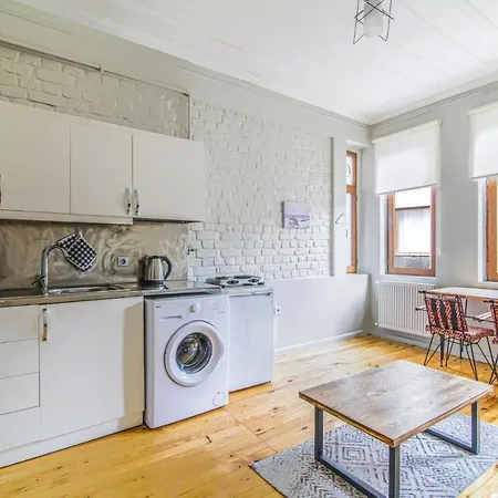 Flat Within Walking Distance To Taksim Square Lägenhet *
