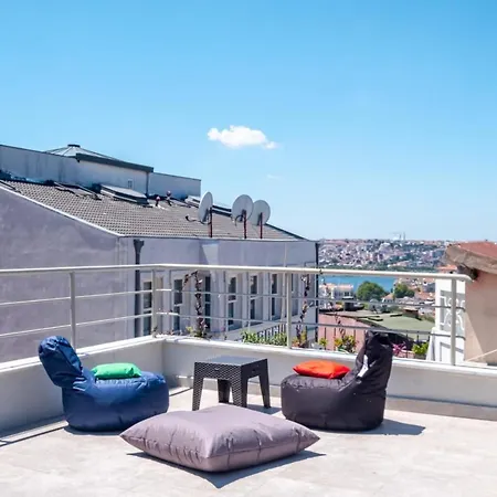 Flat Within Walking Distance To Taksim Square Lägenhet *